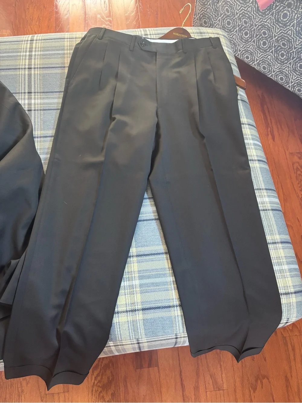 Canali Mens  Wool Suit With Pleated Front Pant, Black